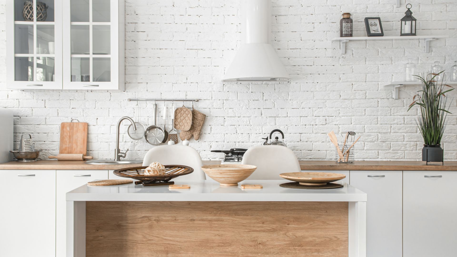 handleless-kitchen-cabinets-embrace-scandinavian-minimalism